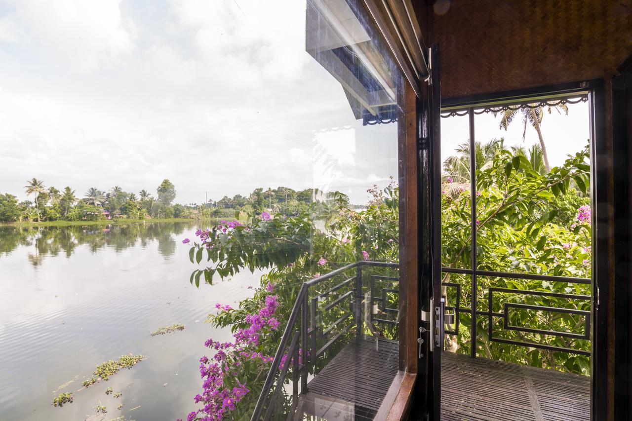 Warmth Lake Haven Alappuzha Bagian luar foto