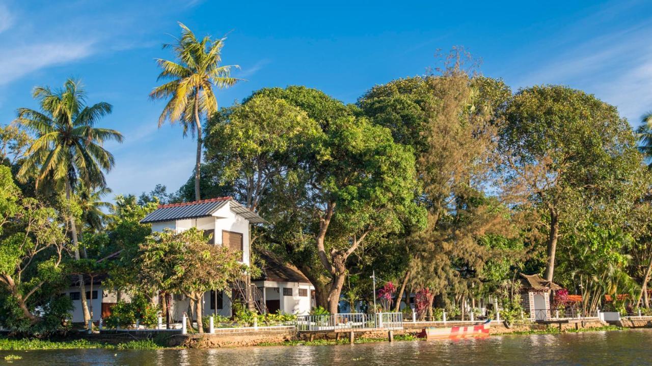 Warmth Lake Haven Alappuzha Bagian luar foto