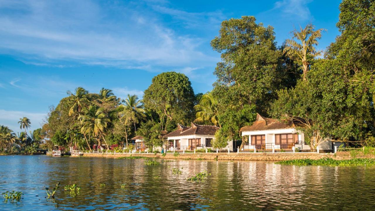 Warmth Lake Haven Alappuzha Bagian luar foto