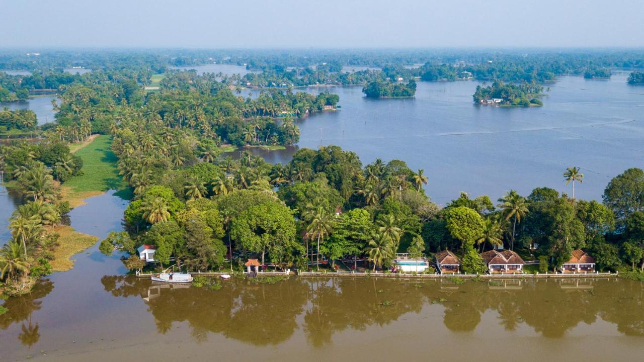 Warmth Lake Haven Alappuzha Bagian luar foto