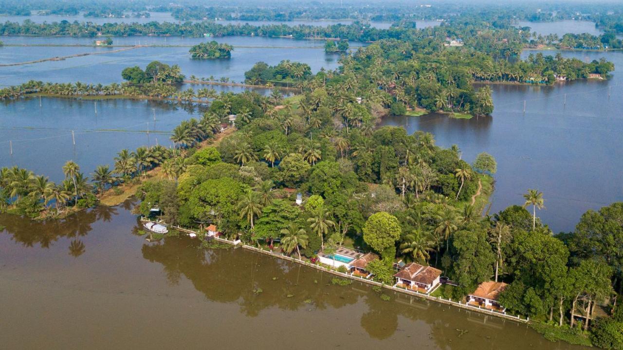 Warmth Lake Haven Alappuzha Bagian luar foto
